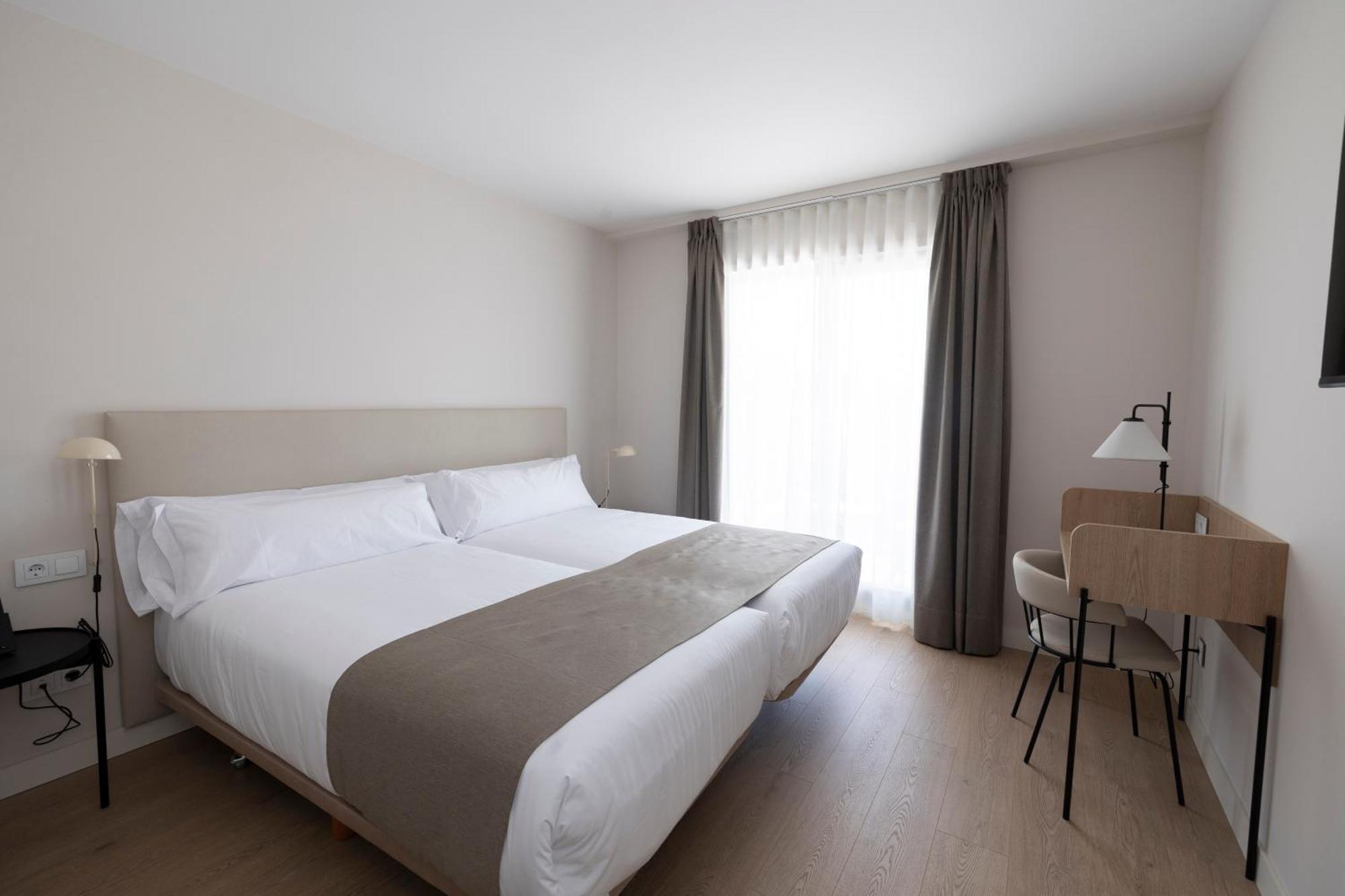 Hotel H4 Cangas 3 Superior Luaran gambar