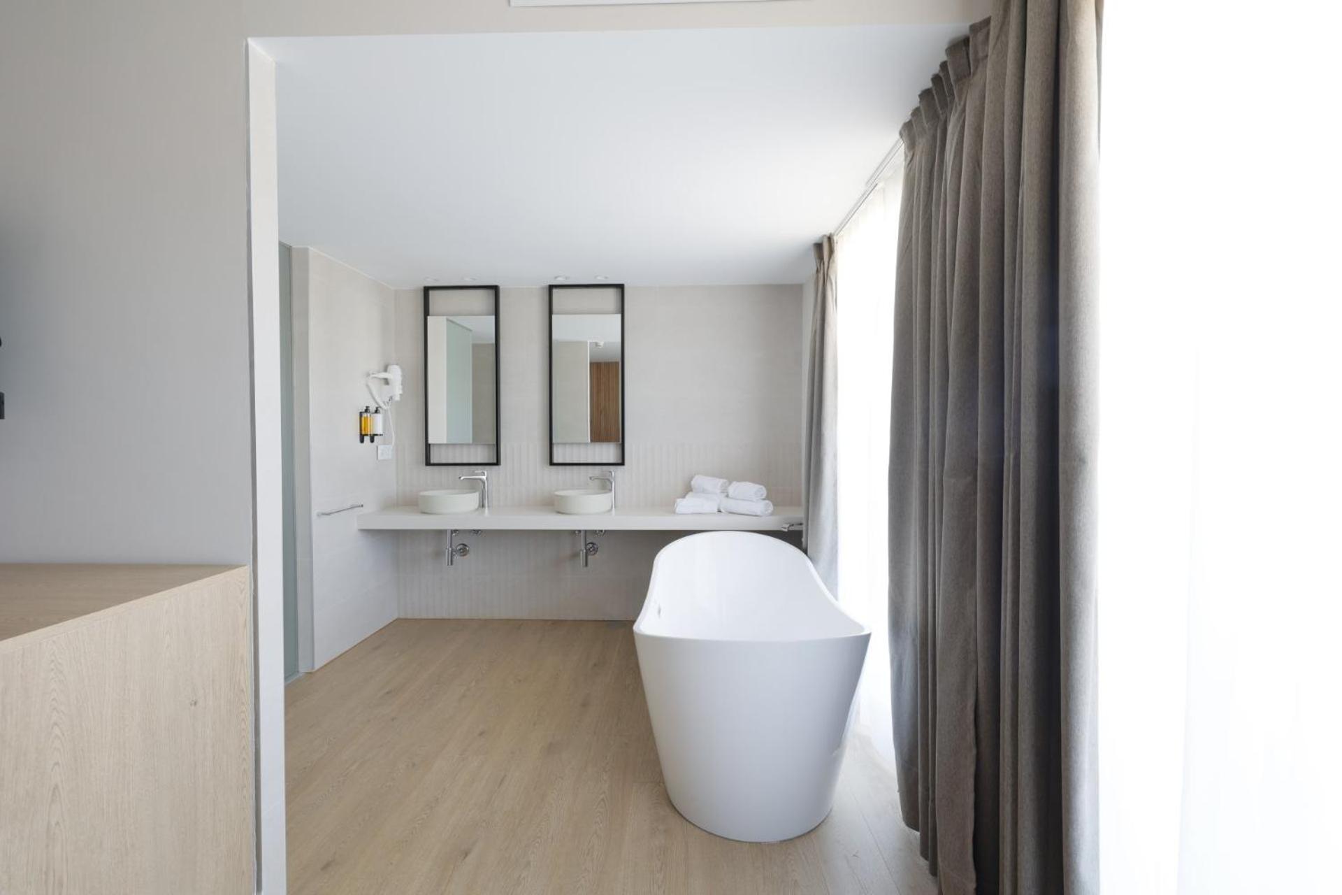 Hotel H4 Cangas 3 Superior Luaran gambar