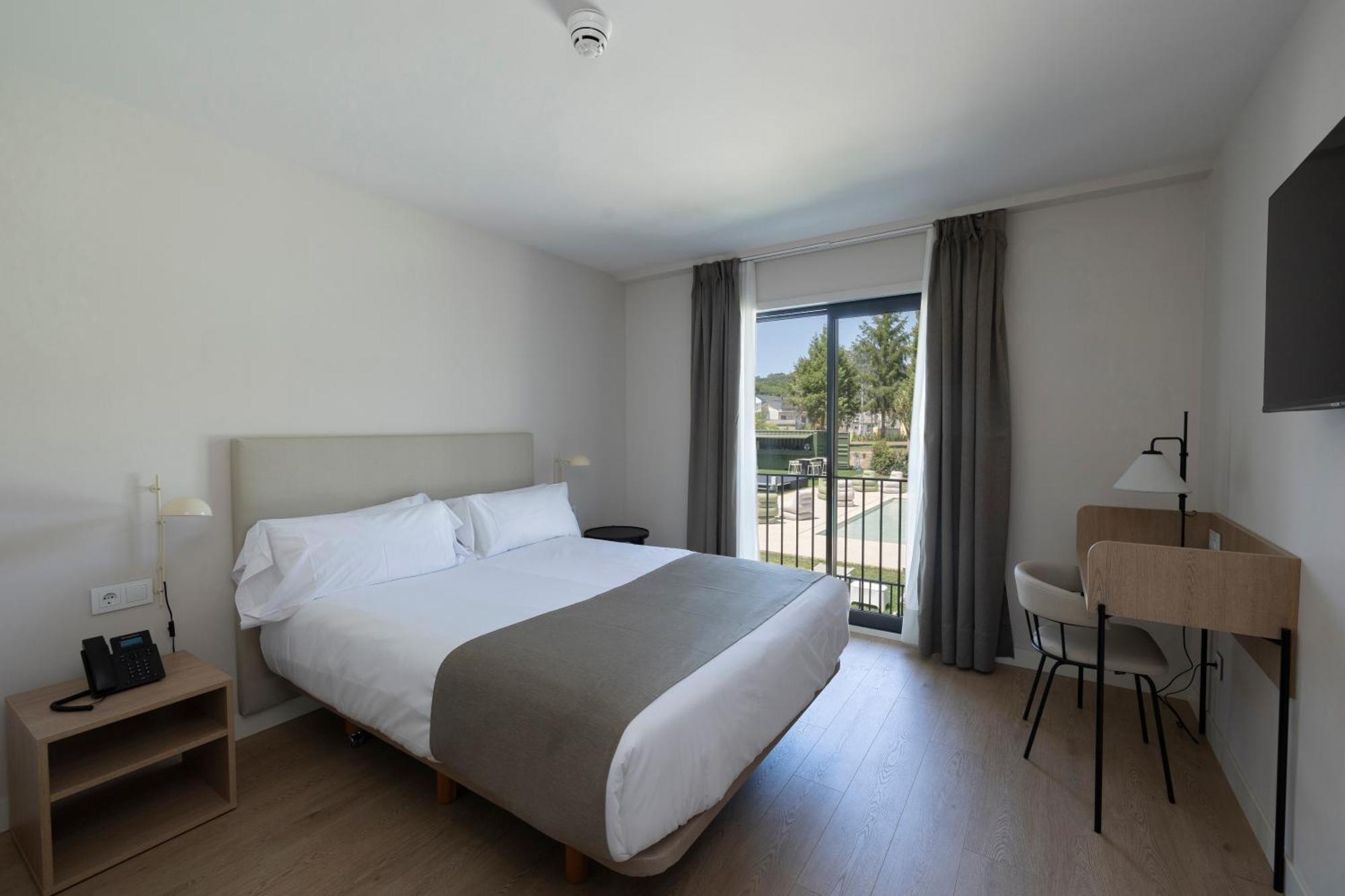 Hotel H4 Cangas 3 Superior Luaran gambar