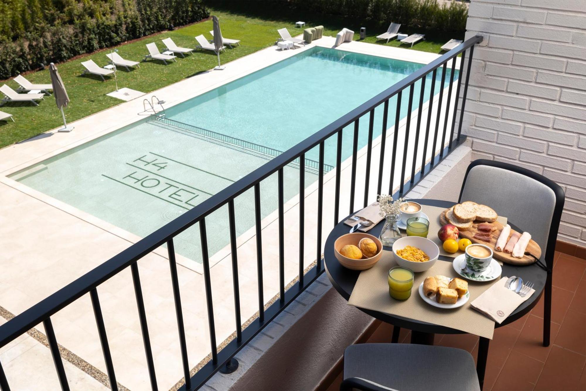 Hotel H4 Cangas 3 Superior Luaran gambar