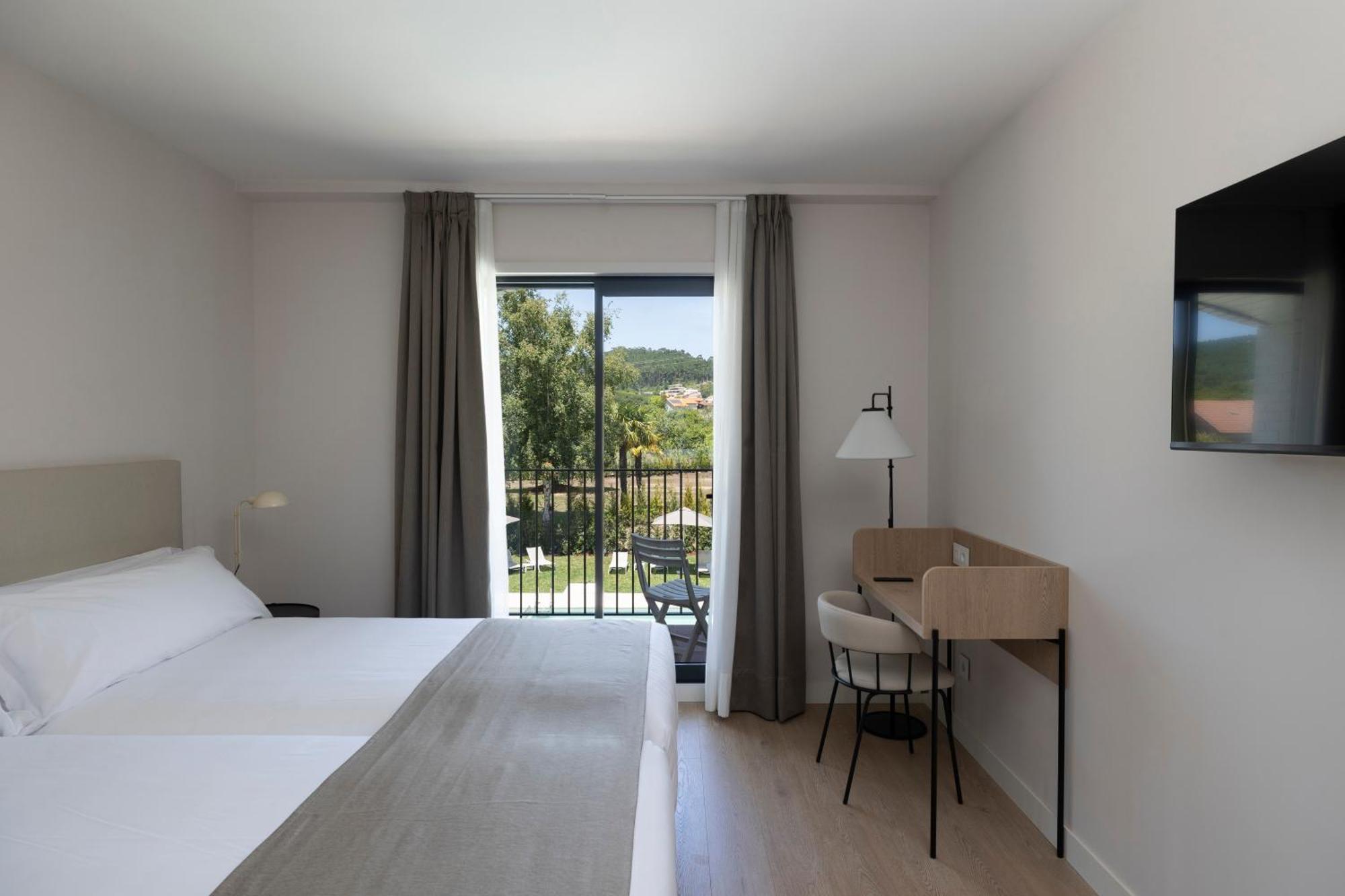 Hotel H4 Cangas 3 Superior Luaran gambar